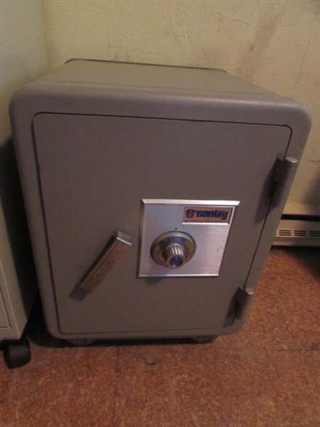 SENTRY COMBINATION SAFE ON WHEELS