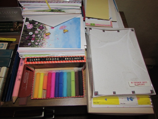GREETING CARDS & ART SUPPLIES