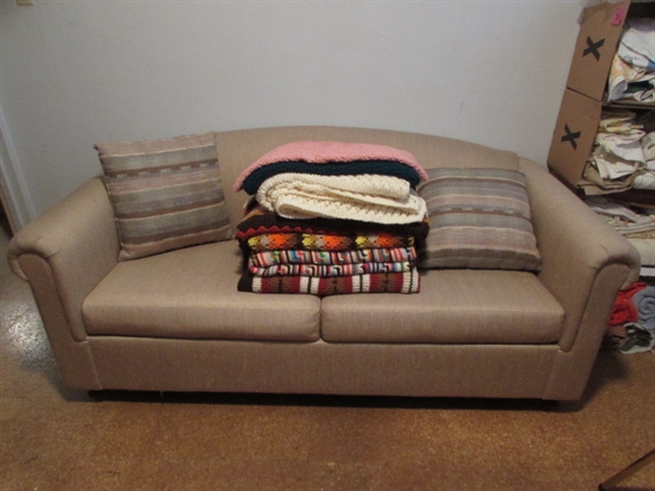HIDE-A-BED SOFA WITH PILLOWS/BLANKETS & THROWS