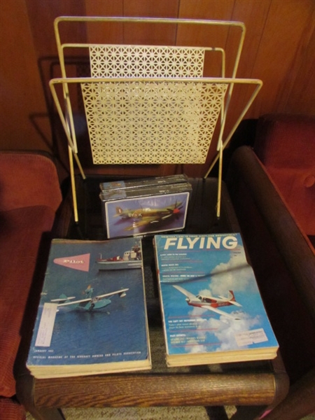 MID-CENTURY MOD MAGAZINE HOLDER 1963 FLYING MAGAZINES & 2 MODELS