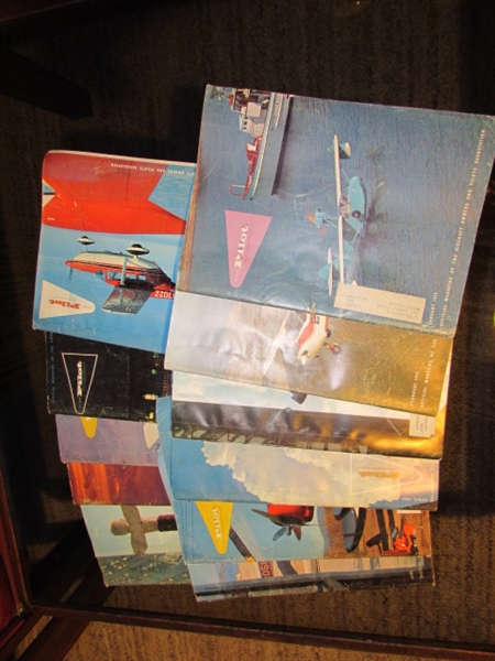 MID-CENTURY MOD MAGAZINE HOLDER 1963 FLYING MAGAZINES & 2 MODELS