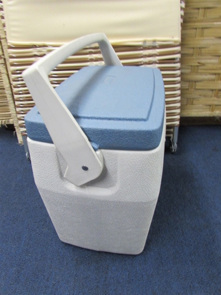 COLEMAN PERSONAL ICE CHEST & LOUNGE CHAIR