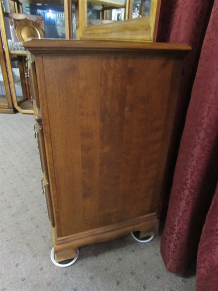 BEAUTIFUL SOLID WOOD DRESSER WITH ATTACHED MIRROR