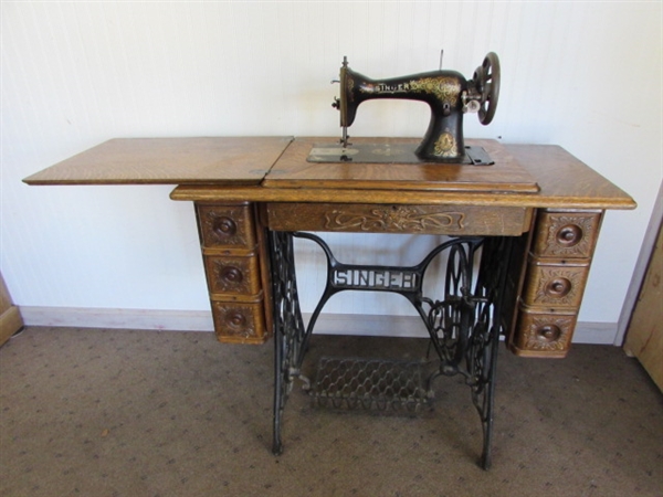 ANTIQUE SINGER TREADLE SEWING MACHINE IN 7 DRAWER CABINET
