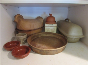 CLAY CHICKEN ROASTER, BREAD PAN WITH LID, PIE PLATE & MORE
