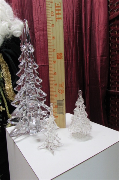 CHRISTMAS MANGER SCENE W/PORCELAIN FIGURINES, GLASS & CERAMIC TREES & MORE