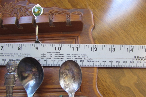 HAND CARVED FORK & SPOON, SOUVENIR SPOON HOLDER WITH SPOONS & RESIN APPLE TRAY