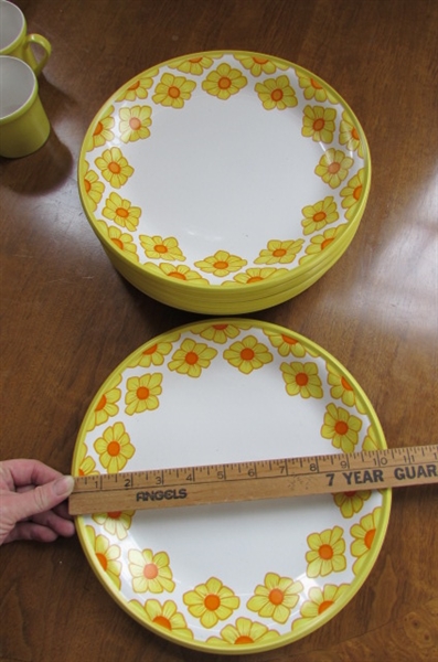 VINTAGE GOLDFINCH & GUADALUPE BY MIKASA DINNERWARE & SERVING PIECES