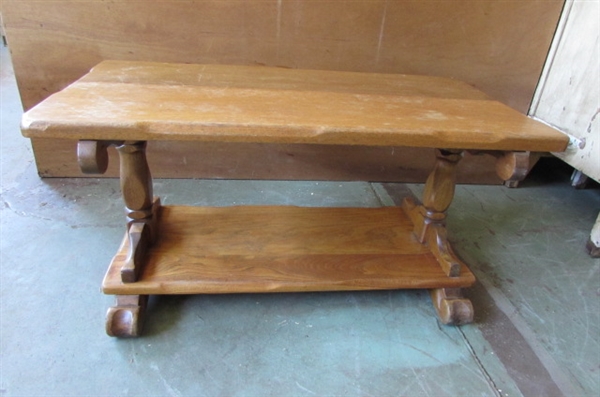 SMALL ANTIQUE OAK COFFEE TABLE