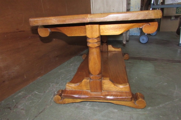 SMALL ANTIQUE OAK COFFEE TABLE