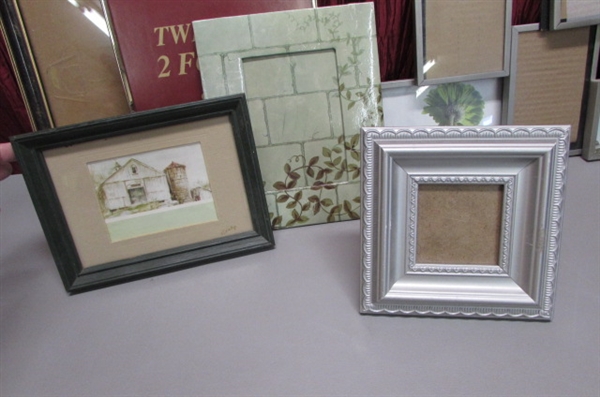 PICTURE FRAMES AND PHOTO ALBUMS