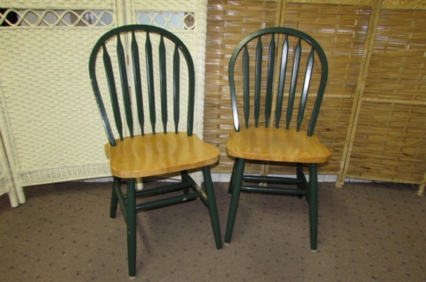 COUNTRY PINE TABLE & 4 CHAIRS