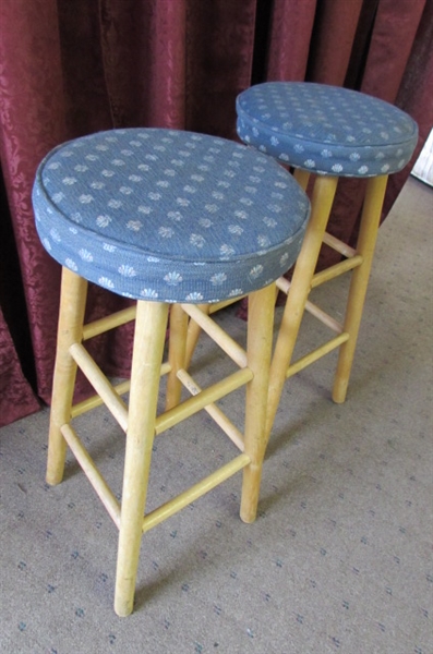 PAIR OF WOODEN STOOLS