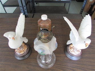 BIRD FIGURINES AND OIL LAMP WITH OIL