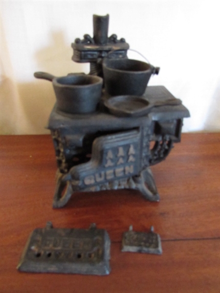 MINIATURE 'QUEEN' CAST IRON STOVES, POT BELLY STOVES & MORE