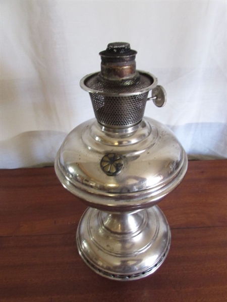 2 ALADDIN LAMPS & 1 UNMARKED LAMP