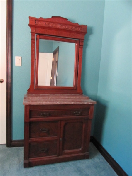 ANTIQUE 'EASTLAKE' STYLE WASHSTAND WITH SWIVEL MIRROR