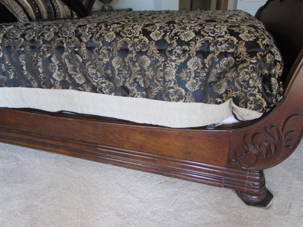 ABSOLUTELY STUNNING KING-SIZE SLEIGH BED WITH MATTRESS/FOUNDATION & BEDDING