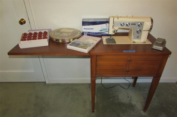 VERY NICE VINTAGE KENMORE 'MODEL 90' SEWING MACHINE IN WOOD CABINET WITH ACCESSORIES
