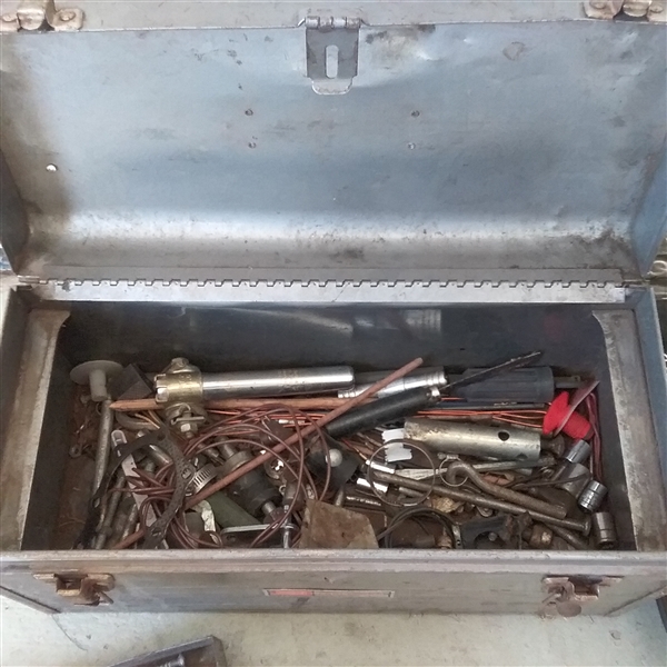 TOOL BOX WITH TOOLS AND 1/4 UTILITY DRILL