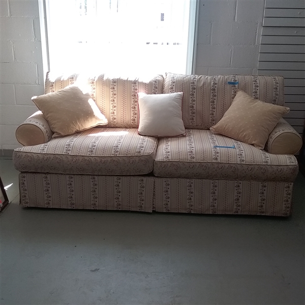 FLORAL SOFA WITH REVERSIBLE CUSHIONS & THROW PILLOWS 