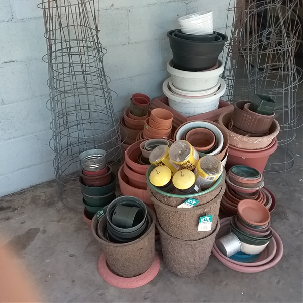 HUGE LOT OF GARDEN POTS AND TOMATO CAGES