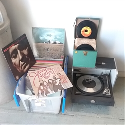 GENERAL ELECTRIC RECORD PLAYER AND MANY RECORDS