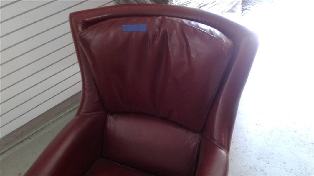 ZOCALO RED LEATHER CLUB CHAIR