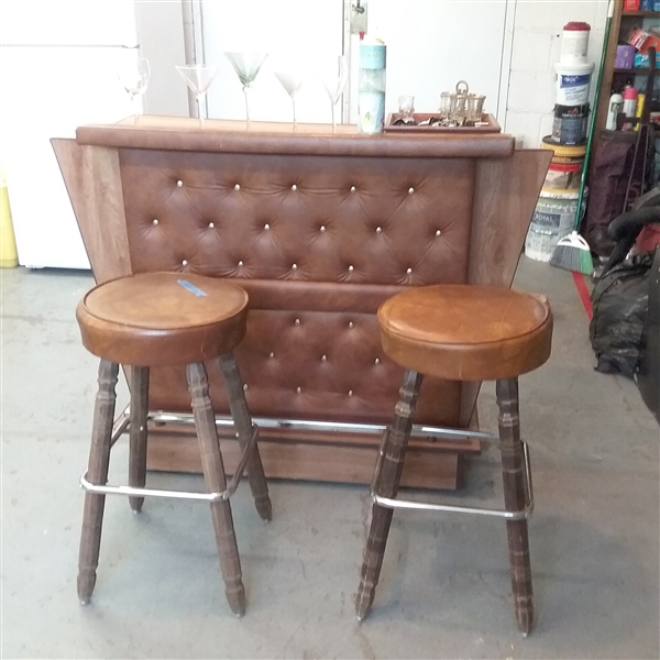 VINTAGE RETRO BAR WITH STOOLS & MORE