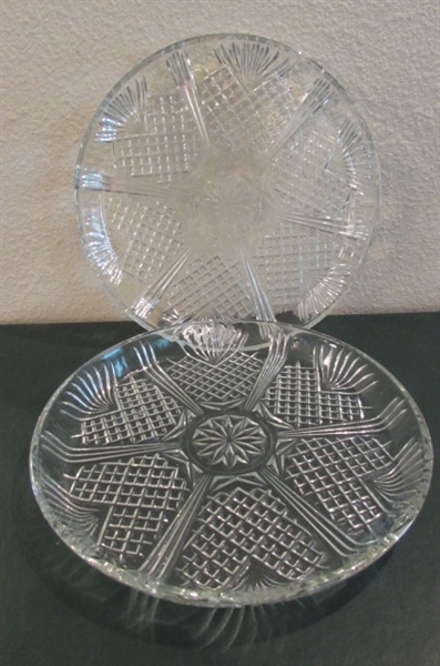A PAIR OF PINEAPPLE PRESSED GLASS SERVING TRAYS