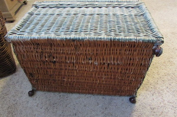 LARGE WICKER CHEST WITH WHEELS, ASSORTED BASKETS & ACRYLIC TRASH CAN