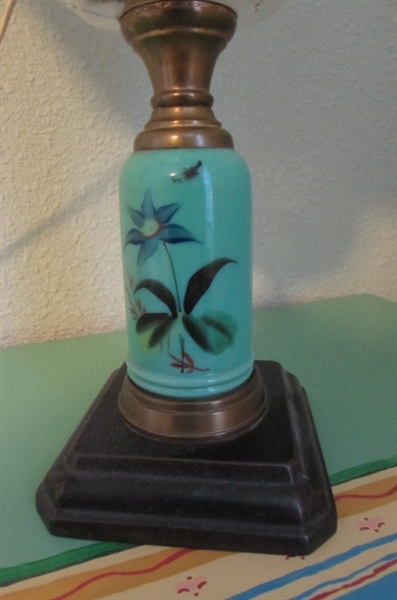 VINTAGE GLASS & HAND PAINTED PORCELAIN TABLE LAMP