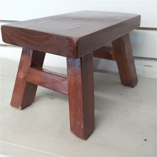 GOLDEN SUN SOLID WOOD SMALL STOOL FOR KIDS