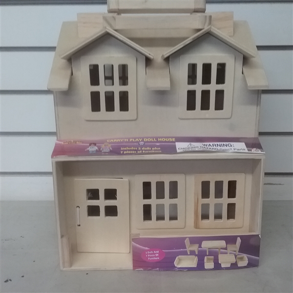 CARRY'N PLAY DOLL HOUSE WITH DOLLS AND FURNITURE