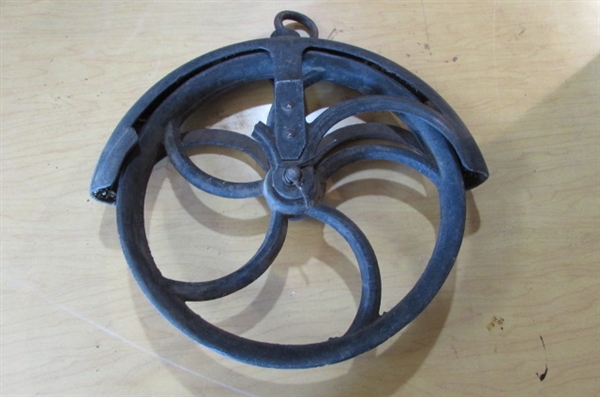 PULLEY WHEEL AND SEAT