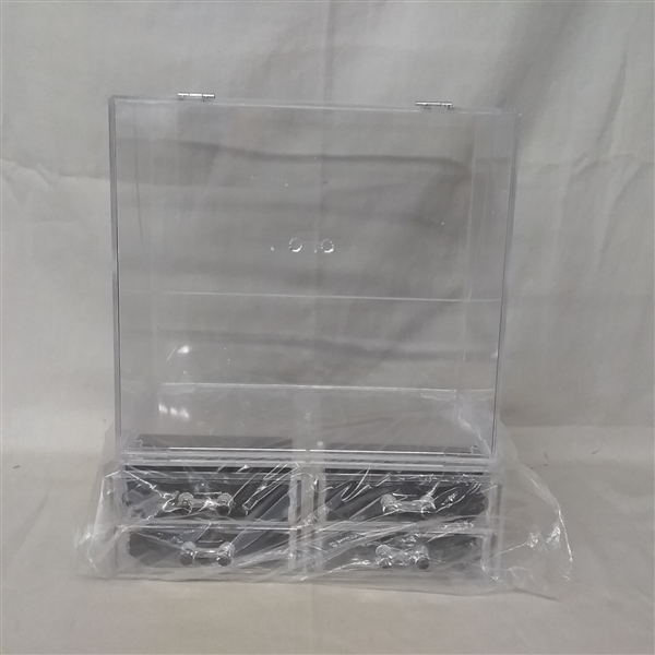 CLEAR DISPLAY CASE