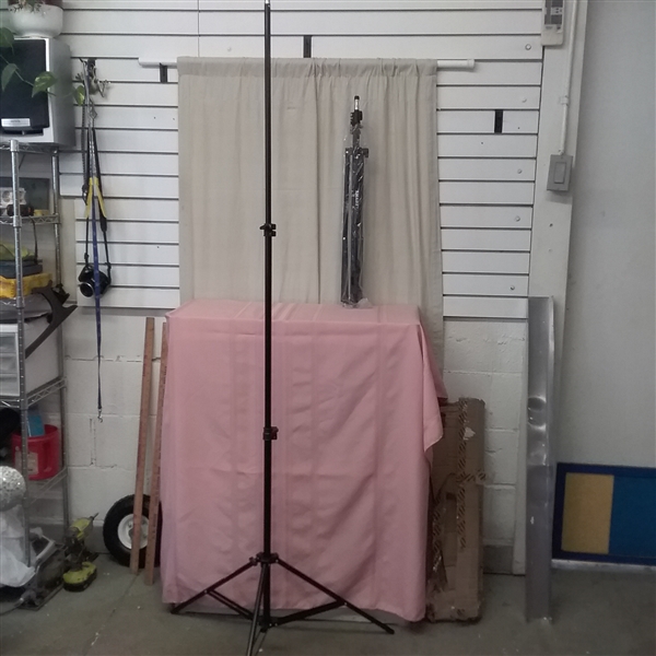 TWO EMART 6'2 PHOTOGRAPHY STANDS