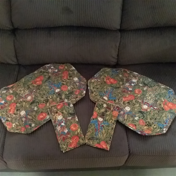 TWO SCARECROW THEMED SEAT CUSHIONS AND MATCHING PLACE MATS