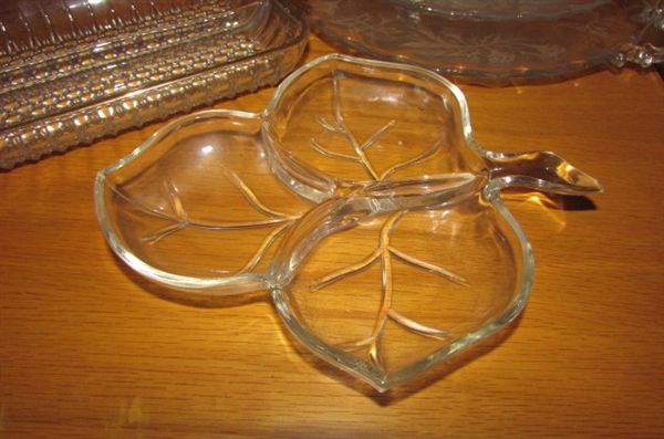VINTAGE CRYSTAL & PRESSED GLASS SERVING TRAYS