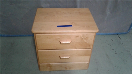 2 DRAWER BLONDE WOOD NIGHTSTAND *MATCHES LOT 22*