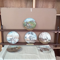 PLATE RACK WITH COLLECTIBLE PLATES