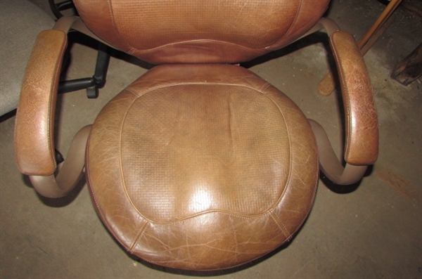 LEATHER LANE EXECUTIVE OFFICE CHAIR *LOCATED AT ESTATE*