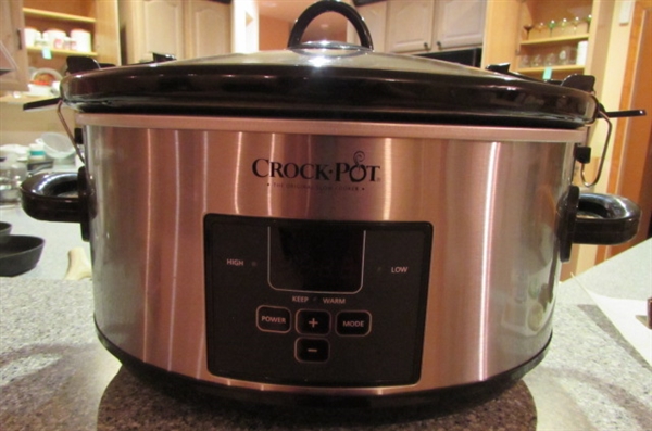 CROCK POT SLOW COOKER WITH LOCKING LID