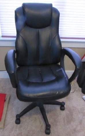 ROLLING OFFICE CHAIR WITH ARMS