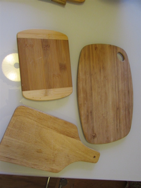 BAMBOO AND WOOD KITCHEN ITEMS