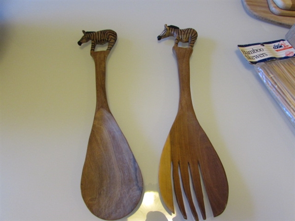 BAMBOO AND WOOD KITCHEN ITEMS