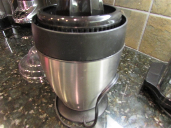 CUISINART JUICER AND TOASTER