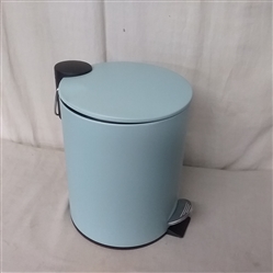 MINI TRASH CAN WITH REMOVABLE PLASTIC LINER AND FOOT PEDAL