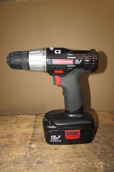 CRAFTSMAN 19.2 V. BATTERY POWERED 3/8 DRILL WITH 4 BATTERIES & CHARGER