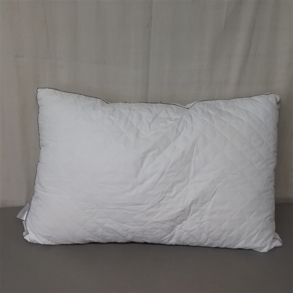 Vecelo Luxury Quilted Queen Size Pillow